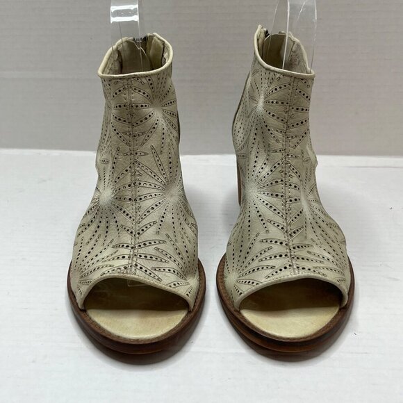 Veracruz Leather Perforated‎ Peeptoe Stacked Heel Ankle Bootie Tan Size 38/ 7.5 - Picture 4 of 11